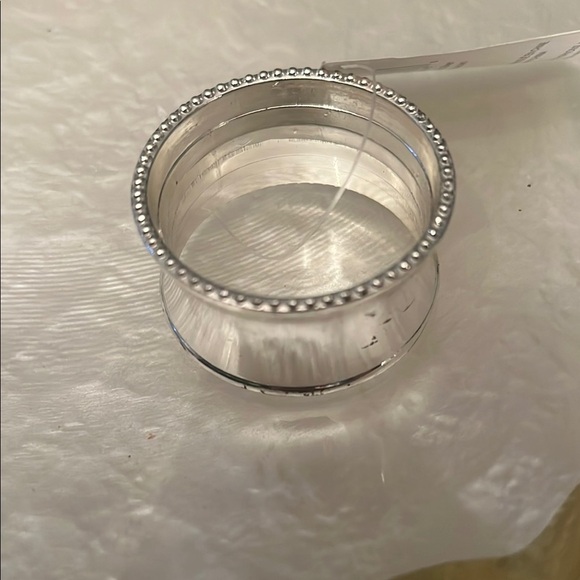 Elegant Silver Napkin Rings 8 - Picture 4 of 4